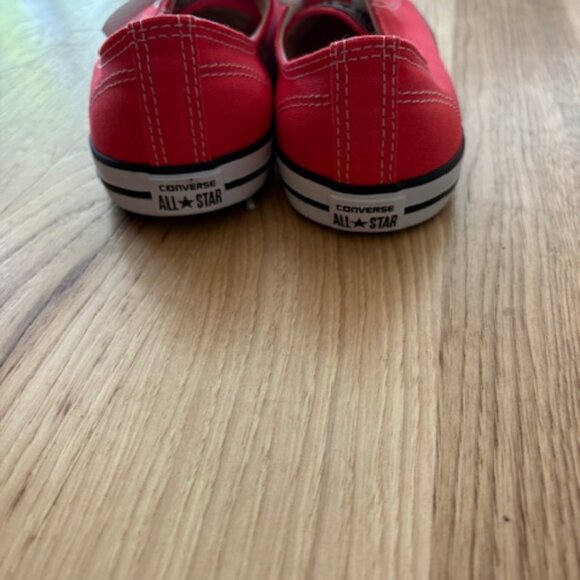 Women's Chuck Taylor All Star Low Top Sneakers - Red - Size 8 - Picture 3 of 3